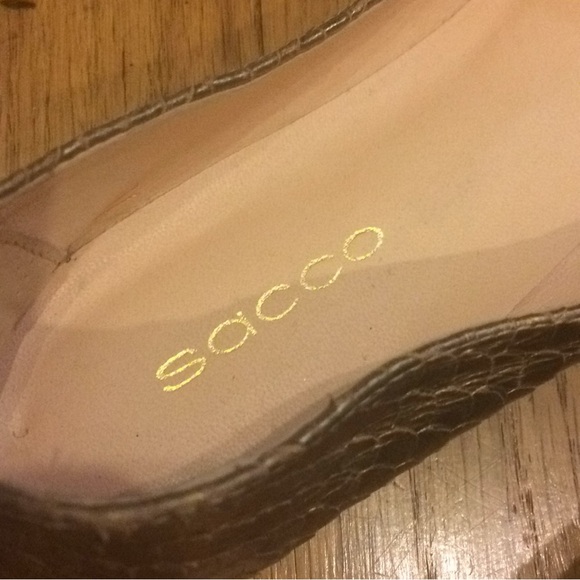 Metallic gold Sacco ballet flats with bow detail snakeskin texture - Picture 3 of 4